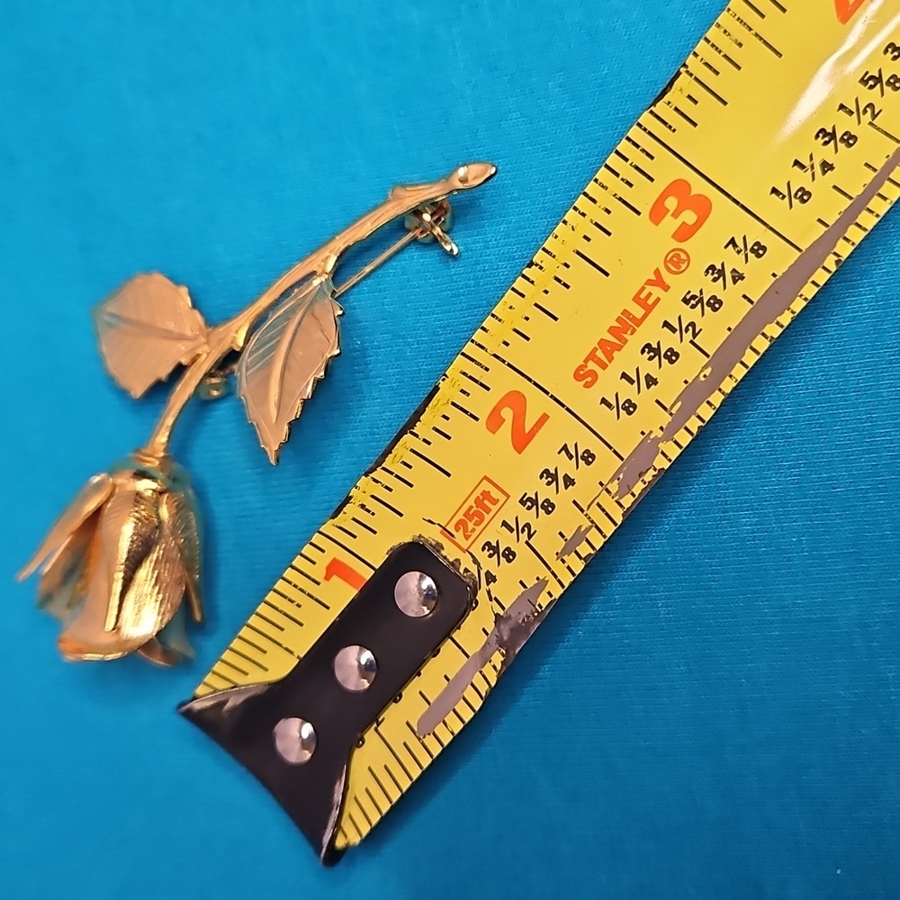 Elegant Gold Rose Brooch - Picture 5 of 5